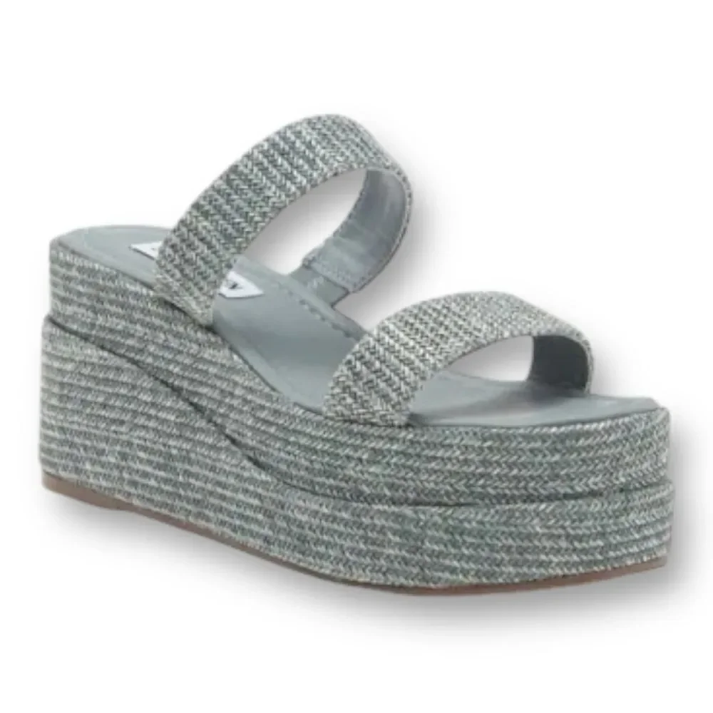 STEVE MADDEN Women’s Merrcer Platform Slide Sandals in the Size 9 in Blue Raffia